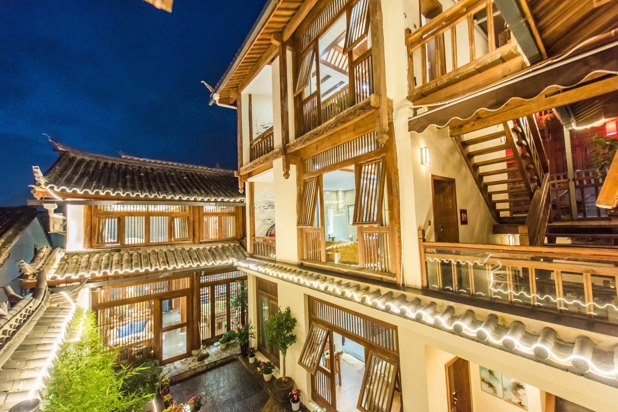 Lijiang Yue Tu Inn Buitenkant foto
